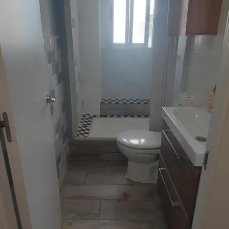 Precioso Piso-apartamento En Barrio De Apartamento